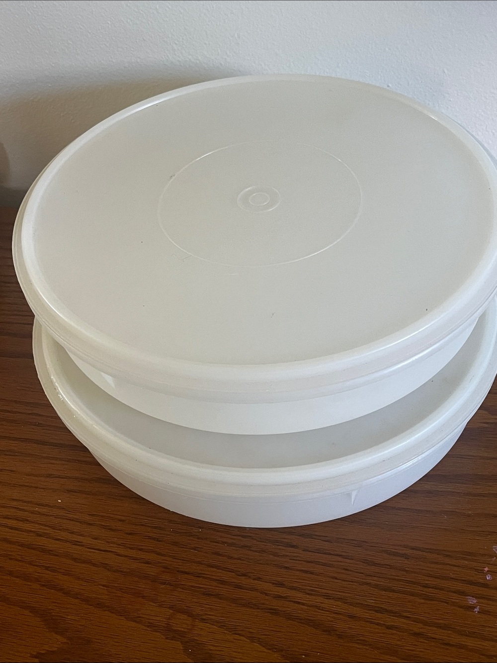 Vintage Tupperware pie savers with Lids - Set of 2